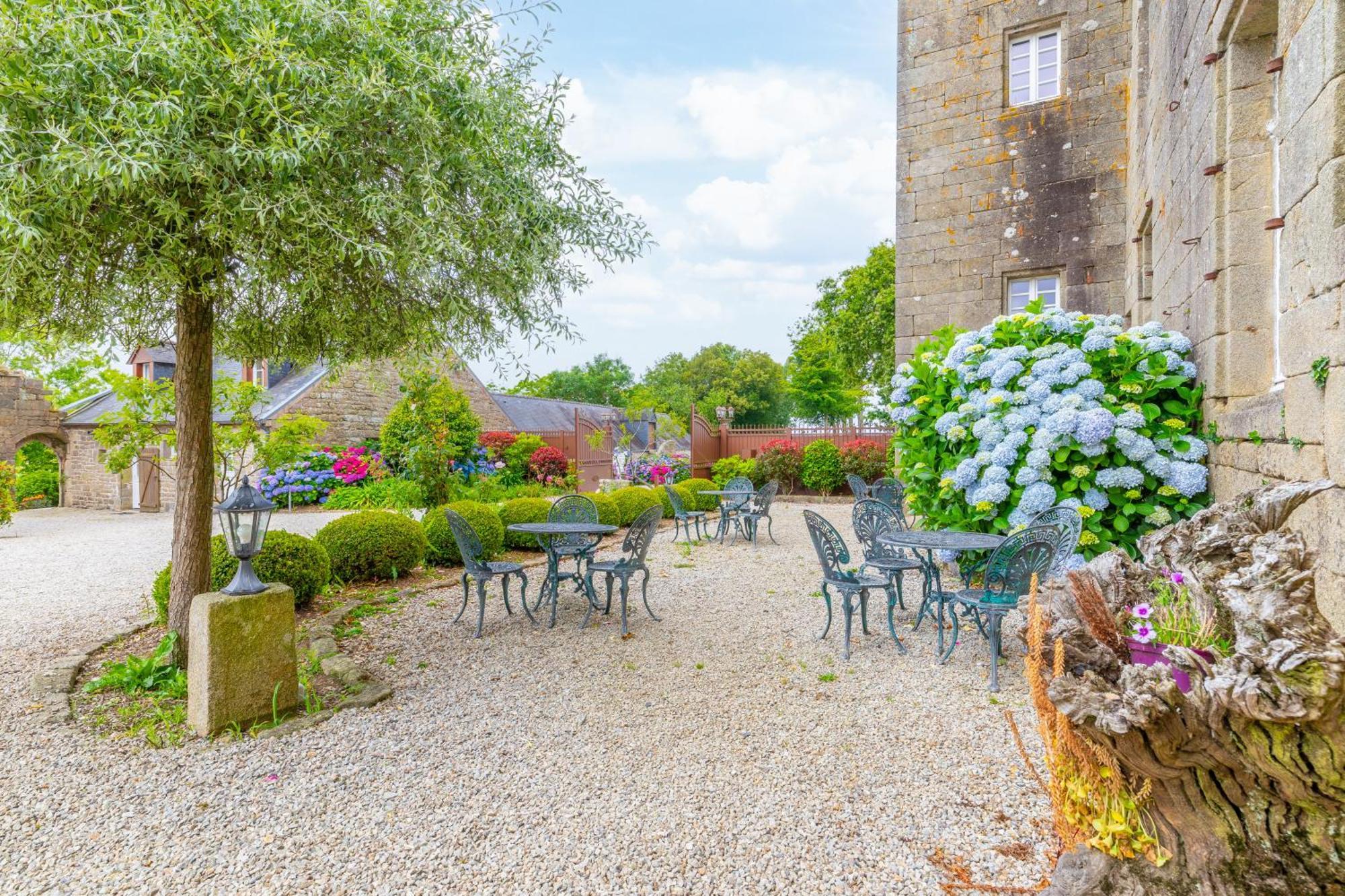 Manoir De Moellien, The Originals Relais Hotel Plonévez-Porzay Buitenkant foto